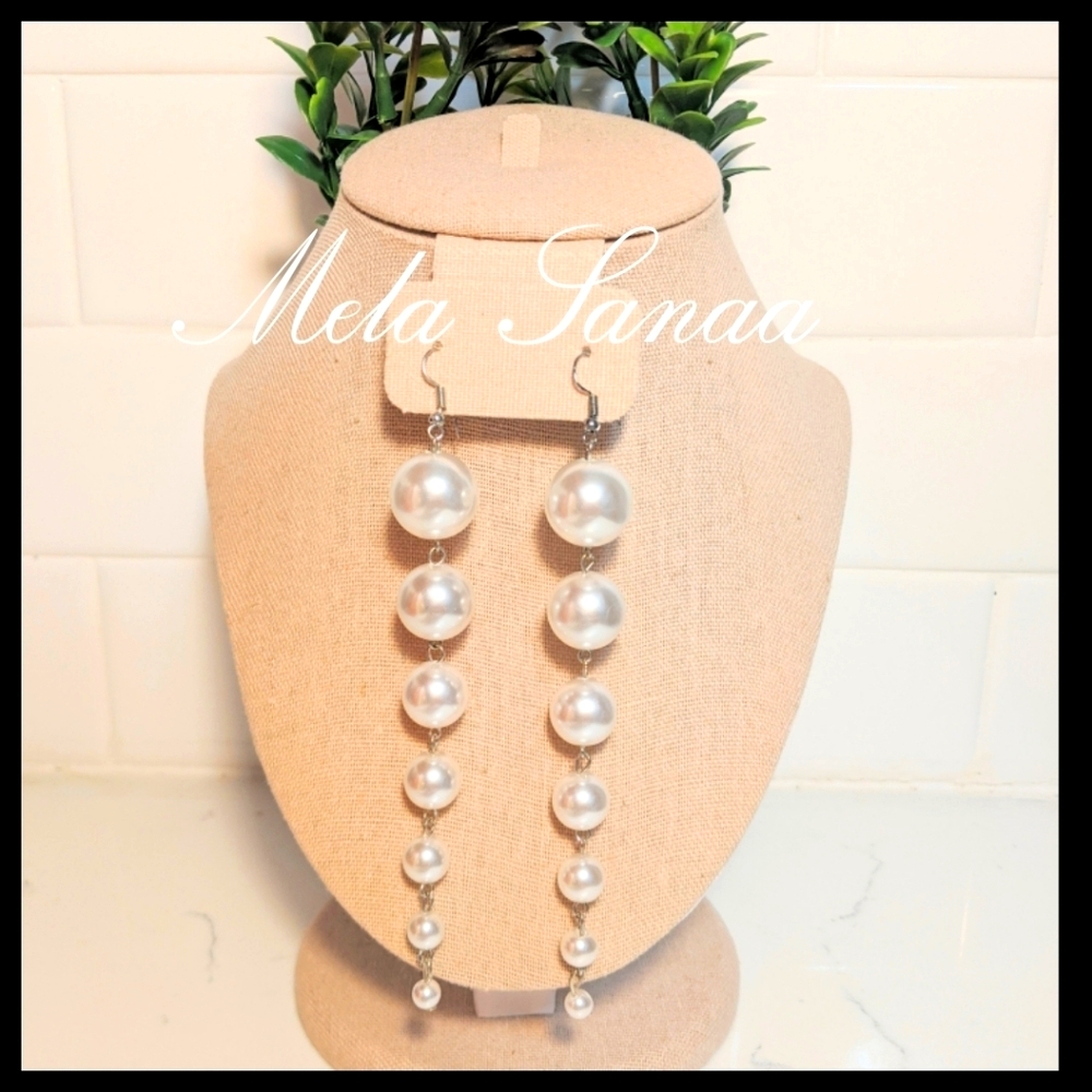💎4/$20- Stunning Peal Drop Earrings🍒